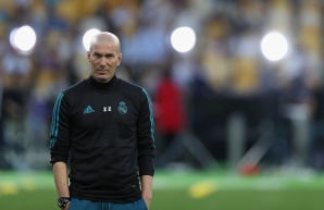 KIEV, UKRAINE - MAY 25: Head Coach Zinedine Zidane watches his players during the Real Madrid Training Session during the UEFA Champions League final between Real Madrid and Liverpool on May 25, 2018 in Kiev, Ukraine. (Photo by Christopher Lee - UEFA/UEFA via Getty Images) *** Local Caption *** Zinedine Zidane